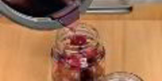 вишневое варенье с косточками