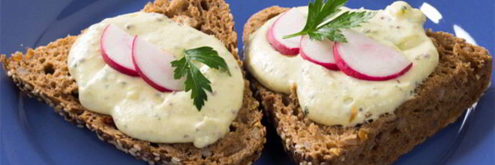 Бутерброд с сыром и яйцом