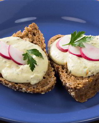 Бутерброд с сыром и яйцом