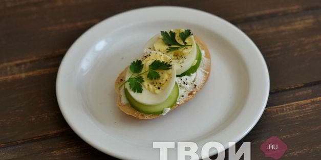 бутерброд с яйцом