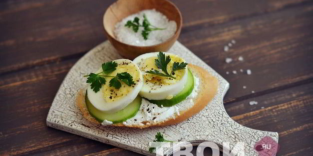 бутерброд с яйцом