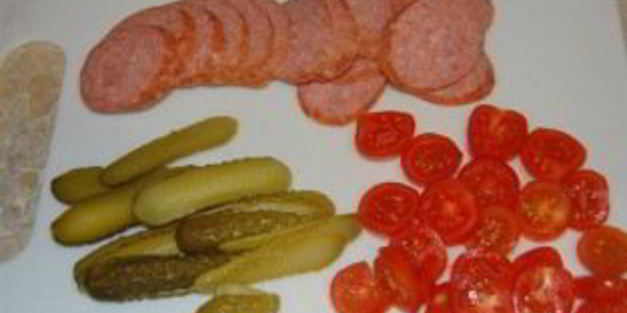 бутерброды горячие с колбасой и сыром