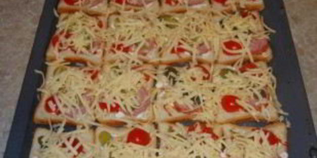 бутерброды горячие с колбасой и сыром