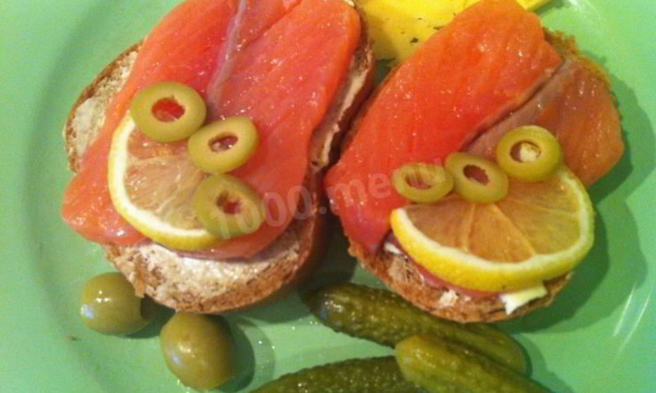 Рецепт бутерброды с красной рыбой и маслом