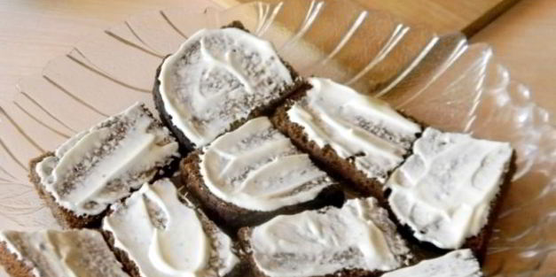 бутерброды с красной рыбой и огурцом