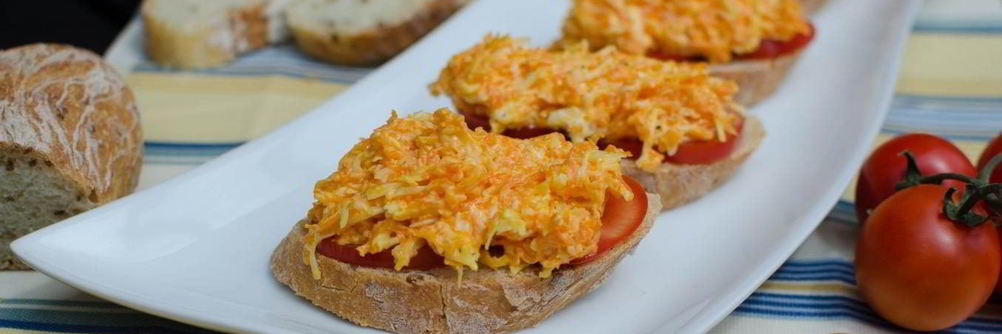 Бутерброды с морковью и сыром