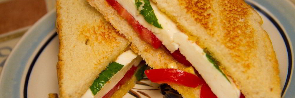 Бутерброды с моцареллой