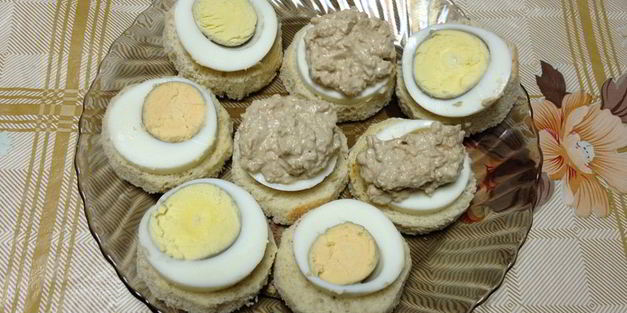 бутерброды с печенью трески