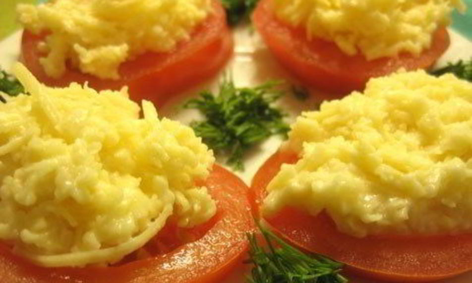 Рецепт бутерброды с помидорами и сырно-чесночным паштетом