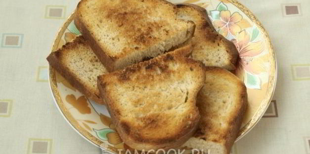 бутерброды с сайрой и яйцом