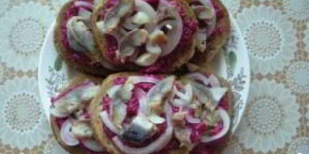 бутерброды с селедкой