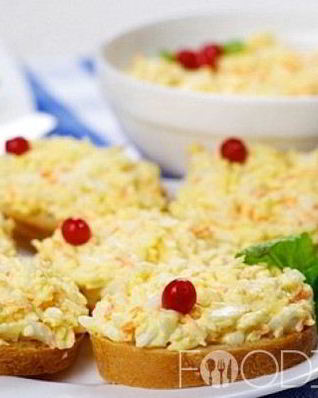 Бутерброды с сыром и чесноком