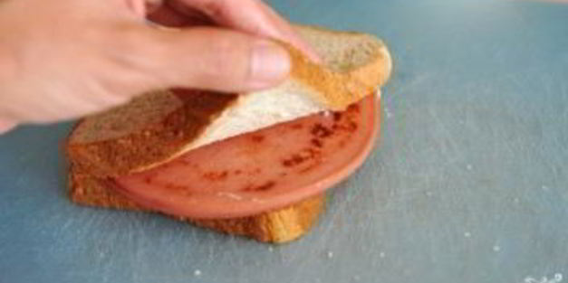 бутерброды с вареной колбасой