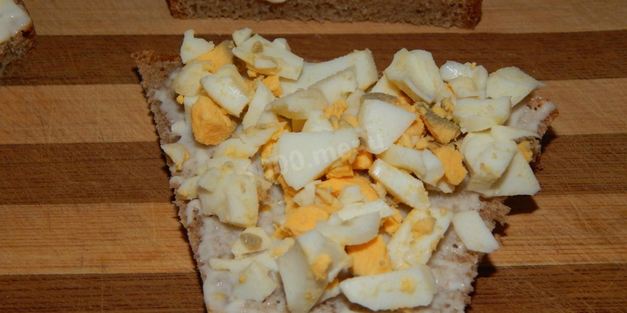 бутерброды со шпротами и свежим огурцом