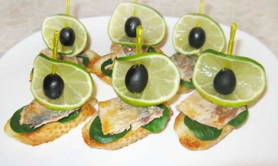 Рецепт бутерброды со скумбрией лодочки