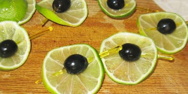 бутерброды со скумбрией лодочки