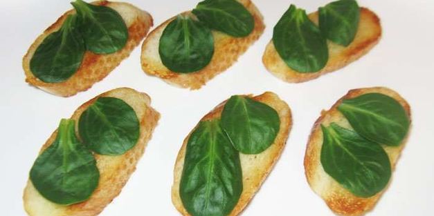 бутерброды со скумбрией лодочки