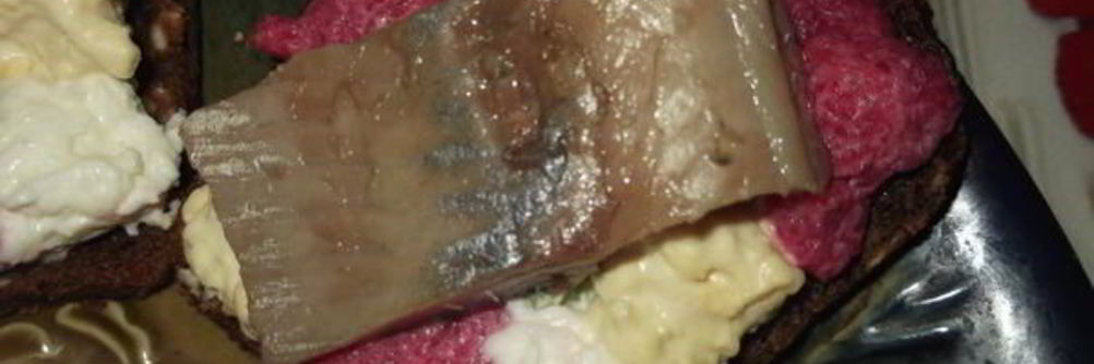 Бутерброды закусочные с сельдью