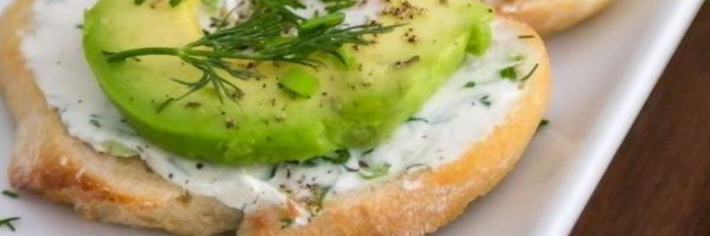 Быстрые бутерброды с авокадо