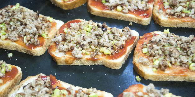 горячие бутерброды с фаршем