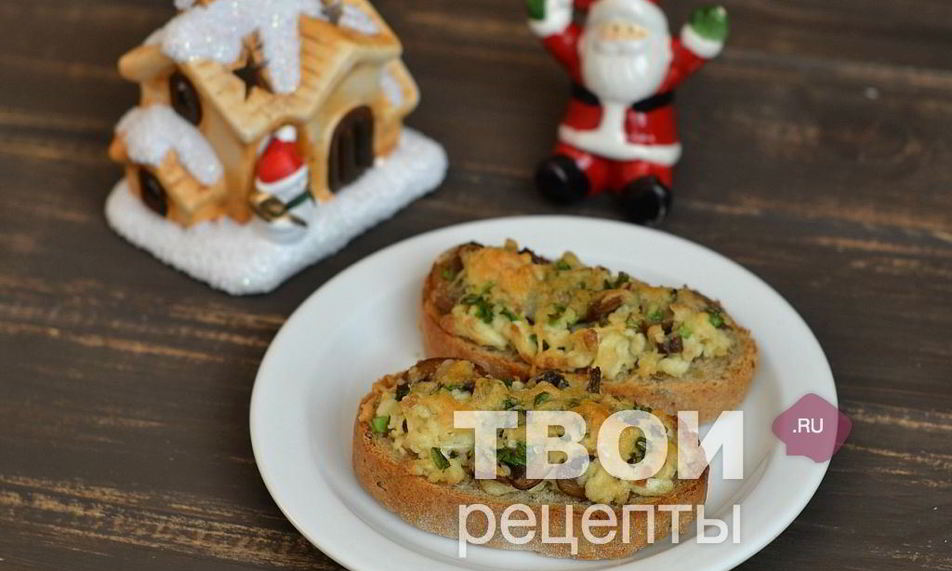 Рецепт горячие бутерброды с яйцом и грибами