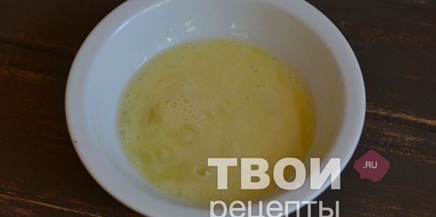 горячие бутерброды с яйцом и грибами