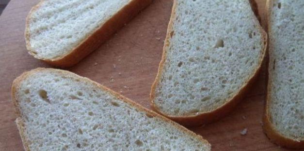 горячие бутерброды со шпротами