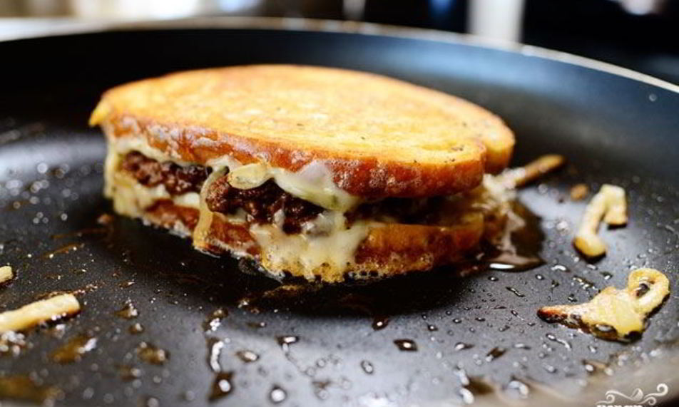 Рецепт горячий бутерброд с фаршем