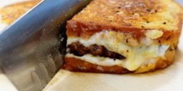 горячий бутерброд с фаршем