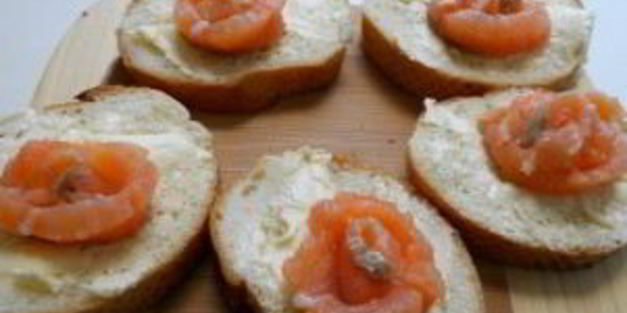 маленькие бутерброды с семгой