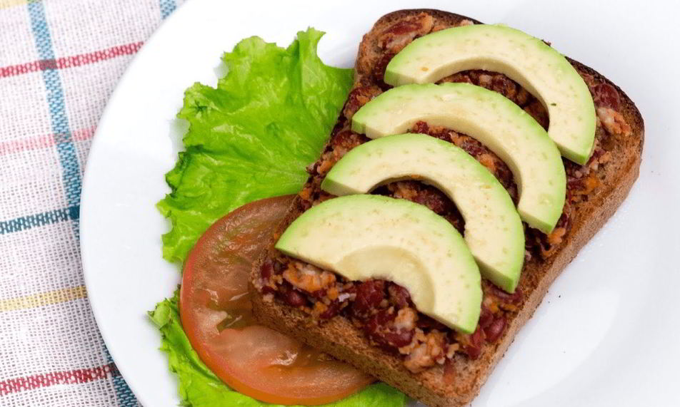 Рецепт сытный бутерброд с авокадо