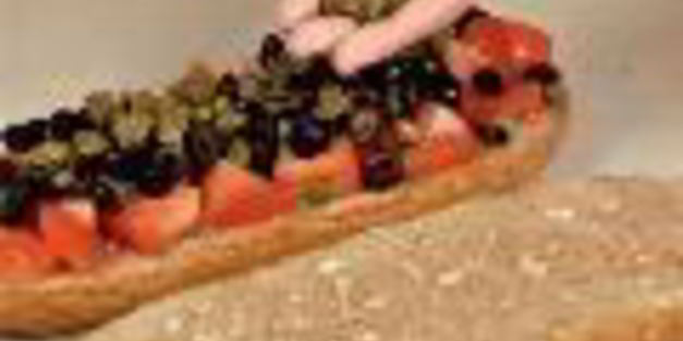 закрытые бутерброды с салатом нисуаз