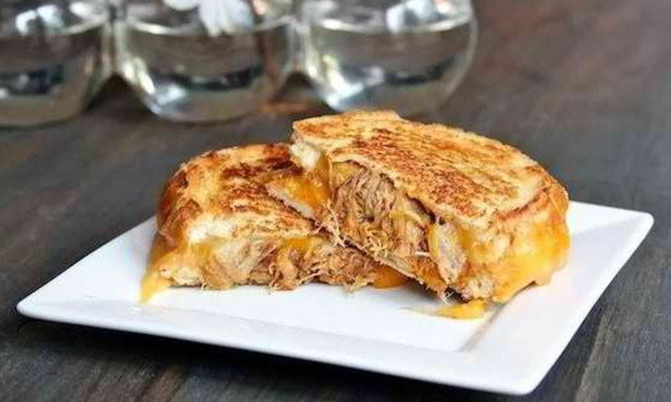 Рецепт запеченный бутерброд с сыром и мясом