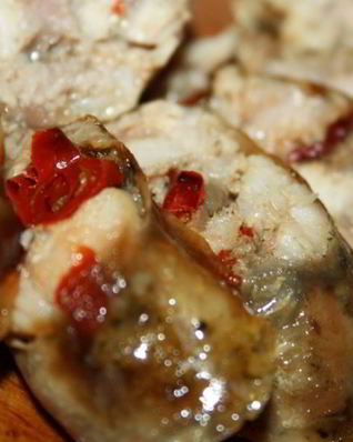 Домашняя колбаса с паприкой и сыром