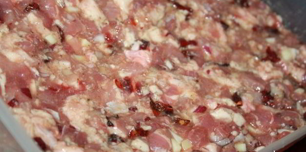 домашняя колбаса с паприкой и сыром