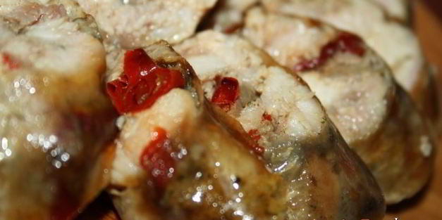 домашняя колбаса с паприкой и сыром