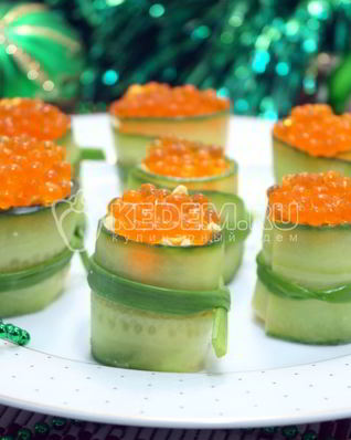 Фаршированные огурцы с икрой