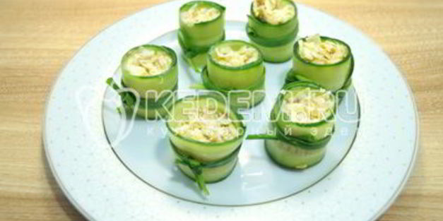 фаршированные огурцы с икрой