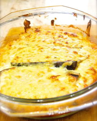 Инвольтини из баклажанов с соусом из рикотты, пармезана и базилика