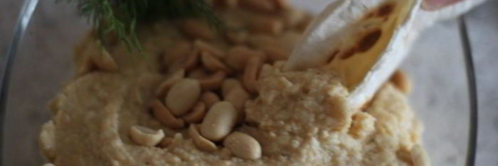 Хумус с домашними лепешками