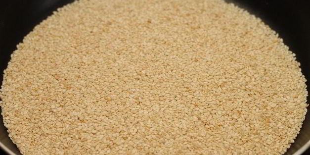 хумус с домашними лепешками