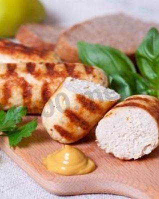Куриные сосиски домашние в пищевой пленке