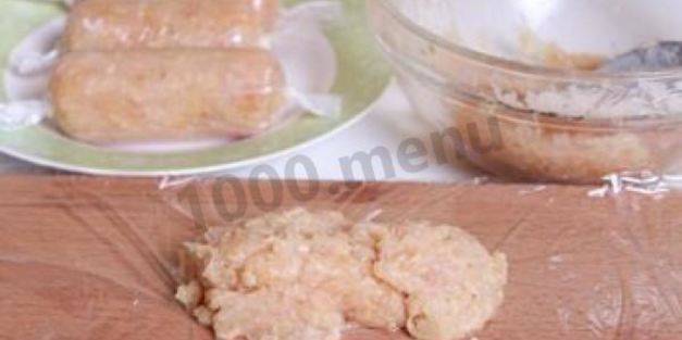 куриные сосиски домашние в пищевой пленке