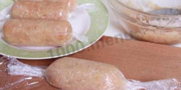 куриные сосиски домашние в пищевой пленке