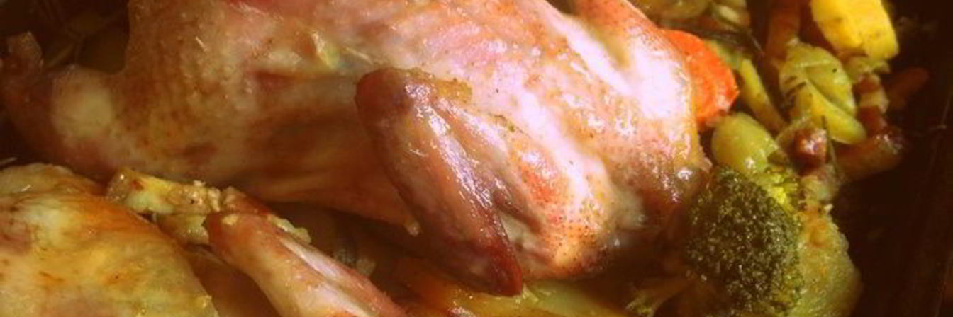 Маринованные в вине перепела, запеченные с овощами и беконом