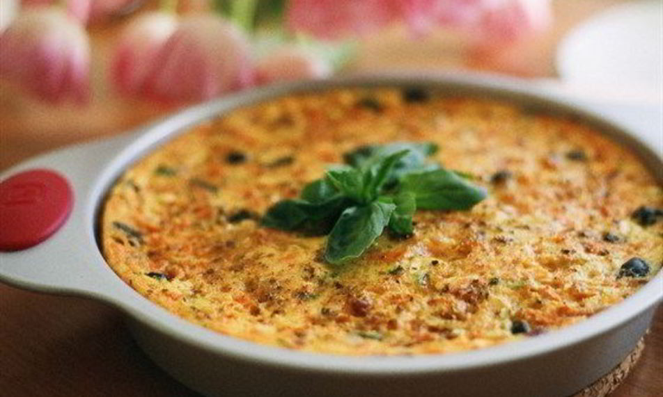 Рецепт фриттата из кабачков и моркови с оливками