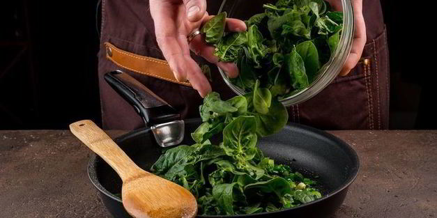 фриттата с кукурузой и шпинатом