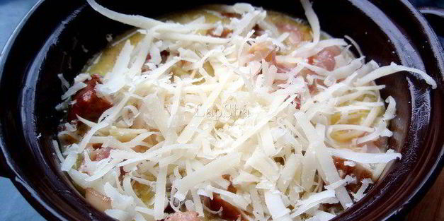 фриттата с лисичками и беконом