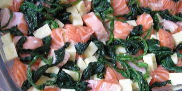 фриттата с лососем и шпинатом