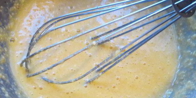 фриттата с цветками цукини